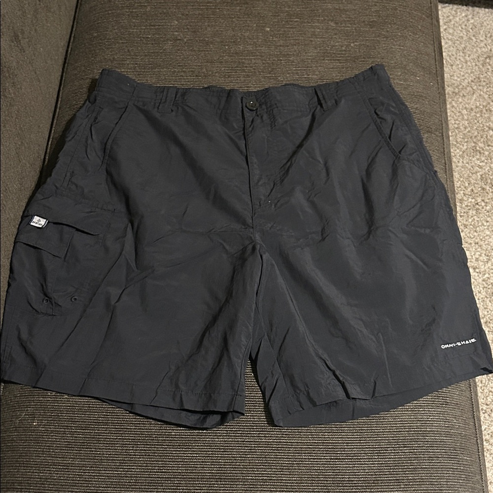 Columbia Men's Dark Gray Cargo Shorts